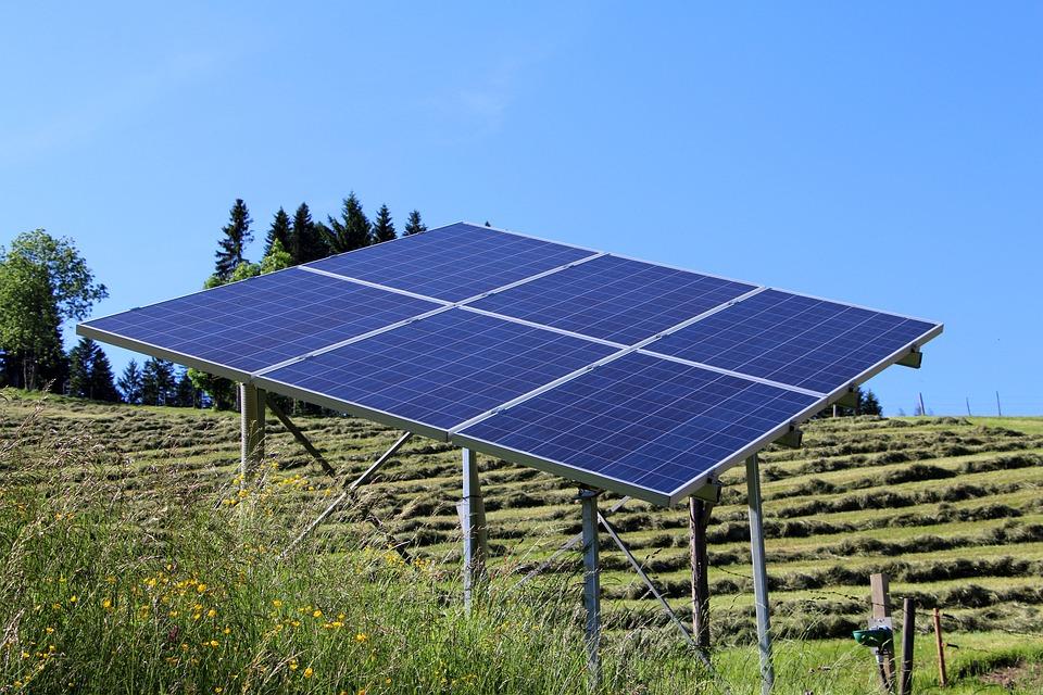 Photovoltaikanlagen - Risiken und Gefahren - EFS AG erklärt: Wie Sie Ihre Anlage optimal absichern